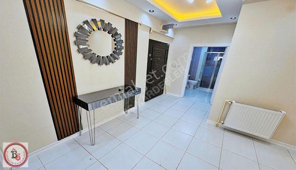 Karakaya'da Caddeye 1 Sok. Katta Masrafsız 2+1 Daire