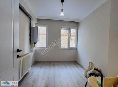 Üçyol Meydanda 3+1 Lüks Tadilatlı Satılık Daire
