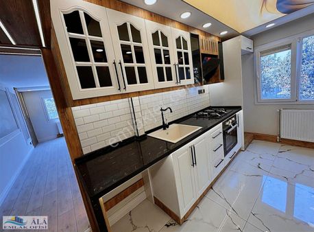 Göztepe Metrosuna 50mt Arakat Full Yapılı 3+1 Satılık