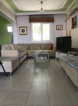 Kuşadası Kadinlardenizin'de Deniz Manzarali Satılık Triplex Villa