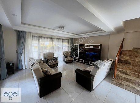 Kuşadası Davutlarda Satılık 4+1 Müstakil Ve Havuzlu Yazlık