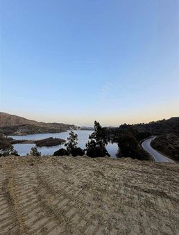 Germencik De 1945 Metre Kare Göl Manzaralı Arsa