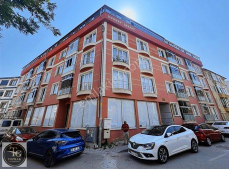 Karacaibrahim Mahallesi 1+1 Eşyalı Satılık Daire