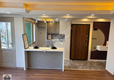 İzmirspor Metro Yakını 3+1 Arakat Full Tadilatlı