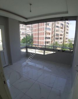 Sarıçam Osmangazi Bulvar Üstü Çift Teraslı İş Merkezi Karşısı 2+1 Kapalı Mutfak Geniş Oturum