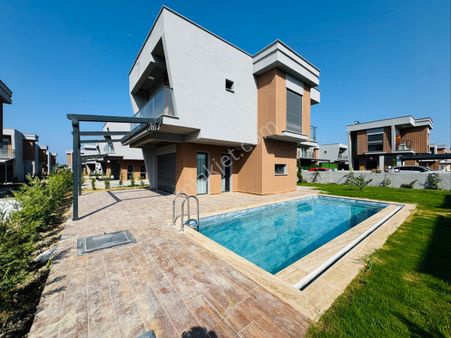 %70 Peşinat Kalan 12 Ay Taksitle Müstakil Havuzlu 3+1 Villa