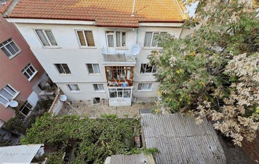 Cumhuriye Mahallesi Yaprak Sokakta Satılık 2+1 Daire