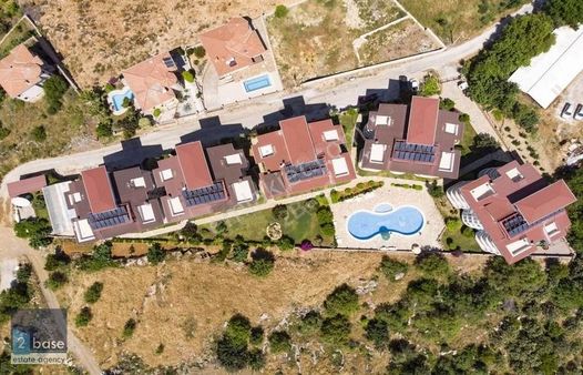 Alanya'da Waldorf Okula Yakın Site İçerisinde Satılık 2+1 Daire