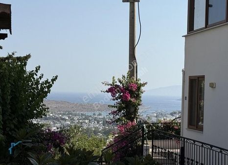 Akasya Sitesi 3+1 Deniz Manzaralı Villa