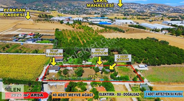 #elbasan'da Muzzam Fırsatlı 2925 M2 İçin De İki Adet Bahçeli Ev