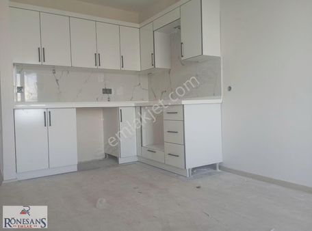 Rönesans Emlak'tan Deniz Manzaralı 2+1