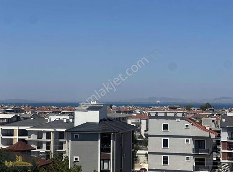 Çiftlikköy'de 3 Katlı Deniz Manzaralı 206m2 İmarlı Parsel