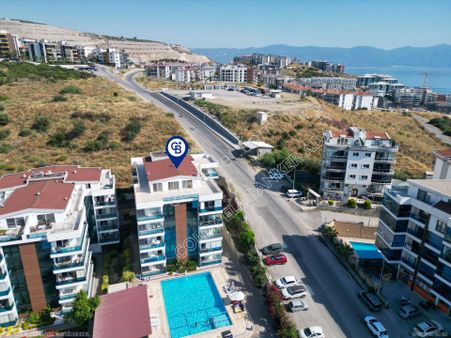 Kuşadası Çatı Dubleks Deniz Manzaralı Özel Otoparklı 4+1 Daire