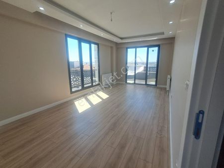 Ekşioğlu 'dan Tekirdağ Süleymanpaşa Atatürk Mah Deniz Ve Havuz Manzaralı Satılık Daire 2+1