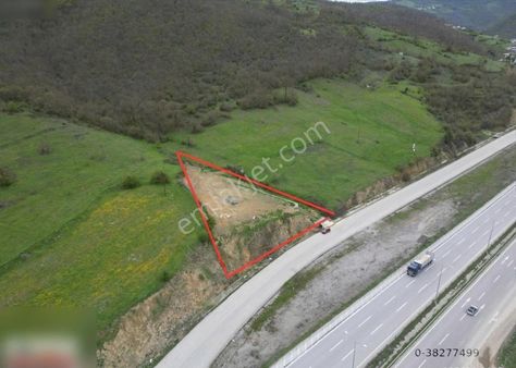 Cakallı Merkezde Sola Cephe Acılsatılık Arsa