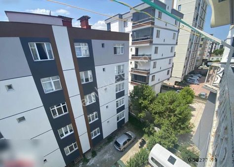 Yenimahalle'de Sahile Yakın Satılık 3+1 Daire