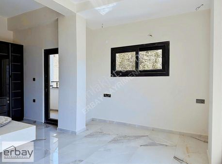 Üzümlüde 3+1 Manzaralı Villalar