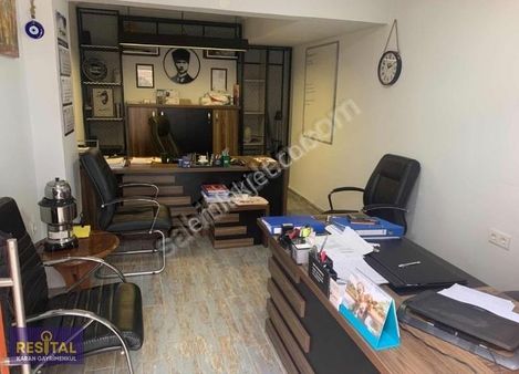 Çarşıda Ofis-depo-atölye Olarak Kullanıma Uygun Satılık İşyeri