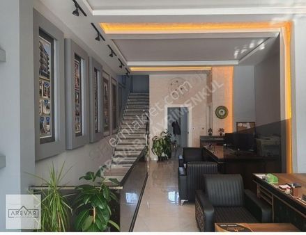 Coşkun İbili'den Mimar Tasarımlı Ana Caddede Mağaza Dükkan