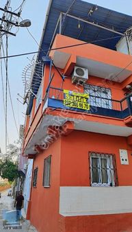 Bayraklı Çiçek Mahallesi'nde Satılık 2 Katlı Bina