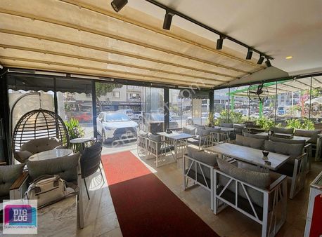 Karşıyaka'da Cadde Üzeri 203 M2 Satılık Dükkan