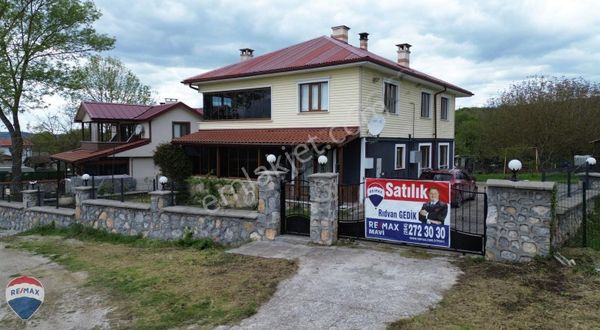 Remax Mavı Rıdvan Gedik'ten Söğütlü,kurudil'de 2 Katlı Müstakil