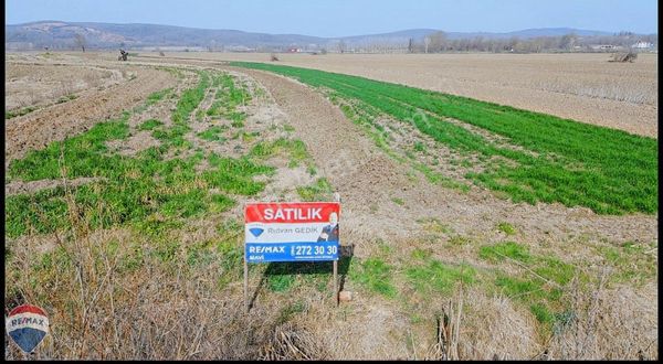 Remax Mavi'den Söğütlü Rüstemler'de Duble Yola Cephe Yatırımlık