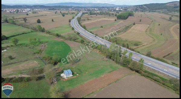 Remax Mavi'den Söğütlü'de Ticari+konut İmarlı Satılık Arsa