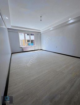 Gülpınardan Birlik Cad. İskanlı Ara Kat 3+1