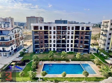 Altıntaş 'da Havuzlu İskanlı Yaşam Başlamış Sitede Satılık Daire