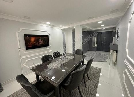 Cumhuriyet Caddesi Nde Satılık Dekorlu Ister Konut Ister Isyerı