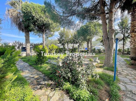 Kadıkalesi'nde Denize Yürüme Mesafesinde Satılık 2+1 Daire