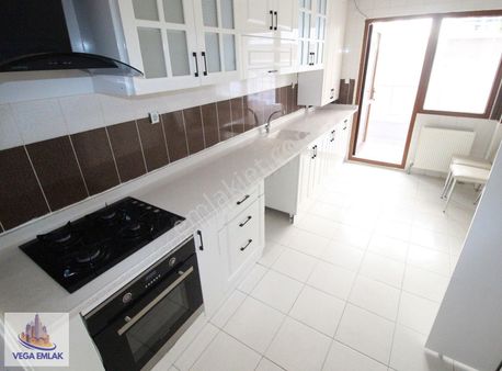 Vega Emlak'tan Güneşevlerde Nişantaşı Pazarı Karşısı Fırsat Dair