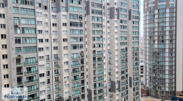 Fi Yapı'da Ebeveyn Banyolu 2+1 Havuz Manzaralı Daire