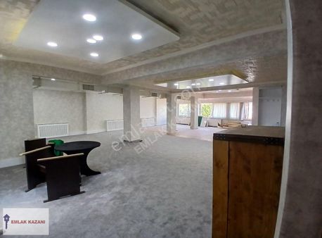 Ataşehir İçerenköy Mahallesinde Geniş İş Yeri Katı