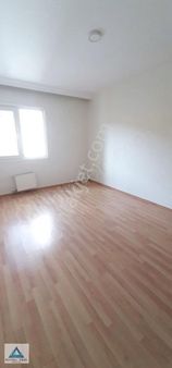 Barışkent'te Arakat 3+1 Ferah Kiralık Daire