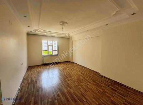 Premar'dan Şerefiye Mahallesinde Site İçerisinde Satılık Daire