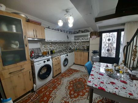 İzmir Bergama Talatpaşa Mh 6+1 200 M2 3 Katlı Tripleks Taş Binamız Satılıktır