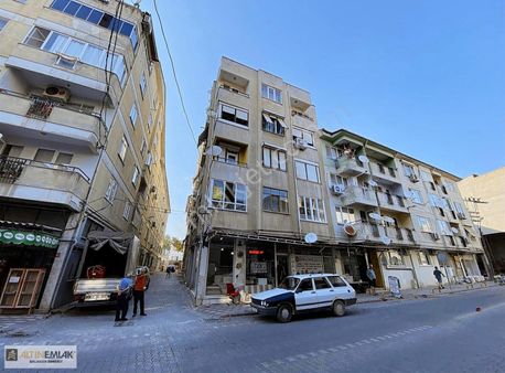 Altın Emlaktan Edremit'de Cadde Üzeri Uygun Fiyata 3+1 Daire