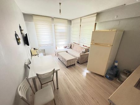 Marmara'dan Ayşekadın'da Ana Cadde Üzerinde 1+1 Kiralık Daire