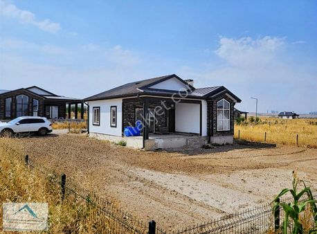 Gölbaşı Yavrucak Mahallesi'nde 500m2 İçerisinde 100m2 Bahçeli Ev