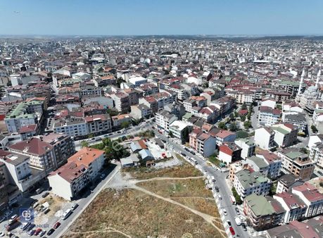 Arnavutköy'de Merkezde Satılık Arsa