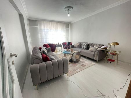 Hatboyunda Caddesinde Acil Satılık Yapılı 3+1 Daire!!