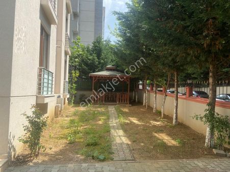 Oryaştan Ataşehir K.bakkalköyde Metroya Yakın 100m2 3+1 Y.giriş Daire