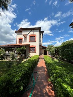 Ayvalık Altınova Da Denize Yürüme Mesafesinde Dubleks Yazlık