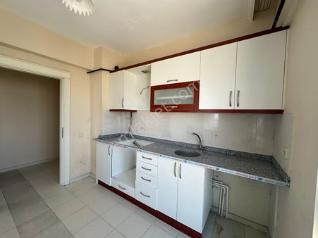İtibar' Dan Onkoloji' De İşlek Cadde Üzeri Kiralık 2+1 Daire!!!