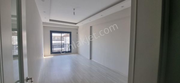 Tombul Emlaktan Yeşil Mahallede 3+1 Kiralık Daire