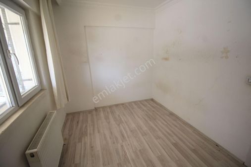 Krc'den Şirintepe Mah.sağlık Ocağı Yanında Asansörlü 3+1 Daire