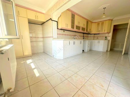 Şengül Gayrimenkul'den Adalet Mahallesi Satılık 3+1 Daire