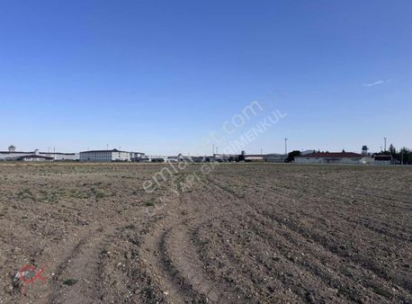 Clk Gm'den Akpınarda Satılık Yatırımlık 2800 M² Tarla